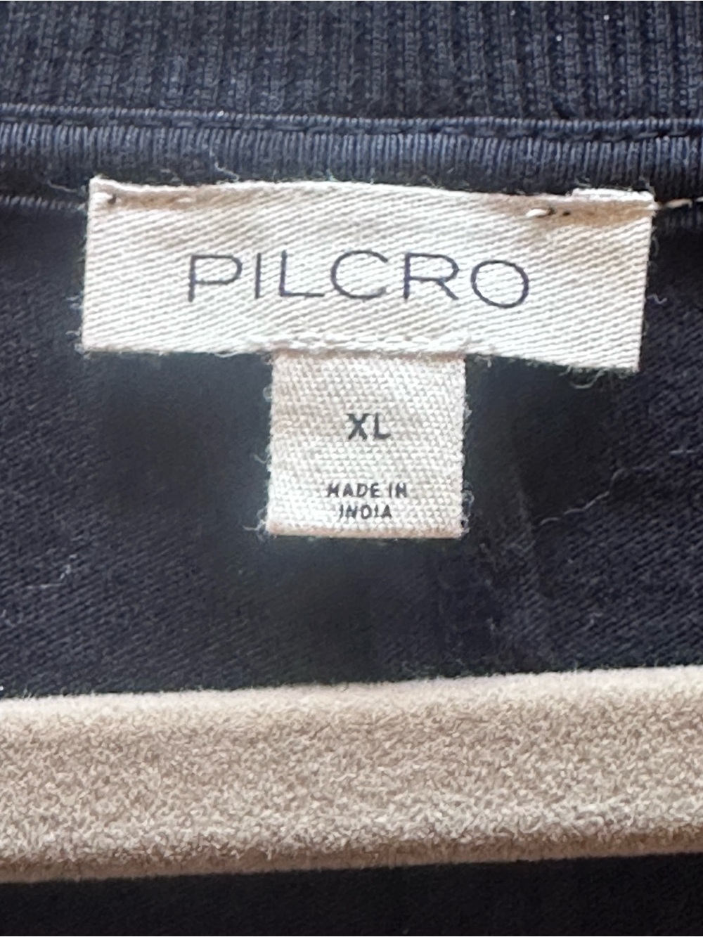 Pilcro XL black tee - Picture 4 of 7